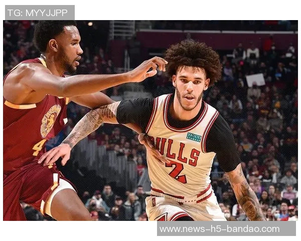 莫布里替补出战半场表现亮眼贡献10分3板引发学文班与锡安替补定律探讨 莫布里替补出战半场表现亮眼贡献10分3板引发学文班与锡安替补定律探讨