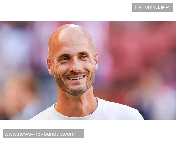 弗拉门戈年轻中卫克雷顿正式加盟沃尔夫斯堡合同至2030年