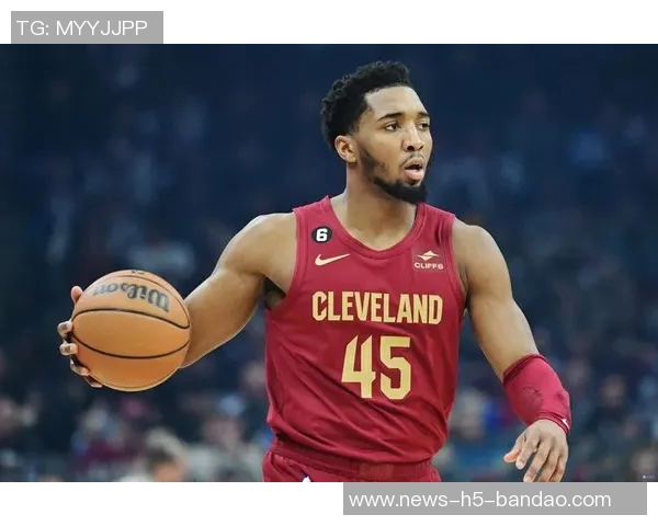 米切尔半场表现低迷仅得15分三分球命中率堪忧状态需提升 米切尔半场表现低迷仅得15分三分球命中率堪忧状态需提升