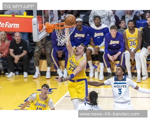 湖人新赛季四场比赛均有球员得分40东契奇和里夫斯表现惊艳 湖人新赛季四场比赛均有球员得分40东契奇和里夫斯表现惊艳