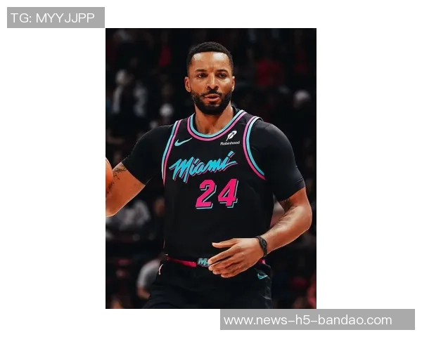 鲍威尔本赛季场均得分领先华子三分命中率超越库里表现抢眼 鲍威尔本赛季场均得分领先华子三分命中率超越库里表现抢眼